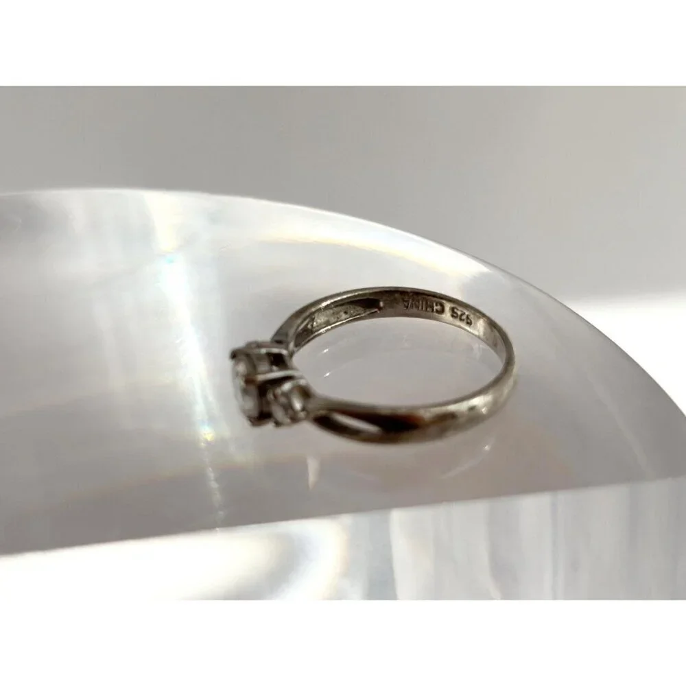 Tripe Stone Round Cut Cubic Zirconia Ring Split Shank Ring - sz 9